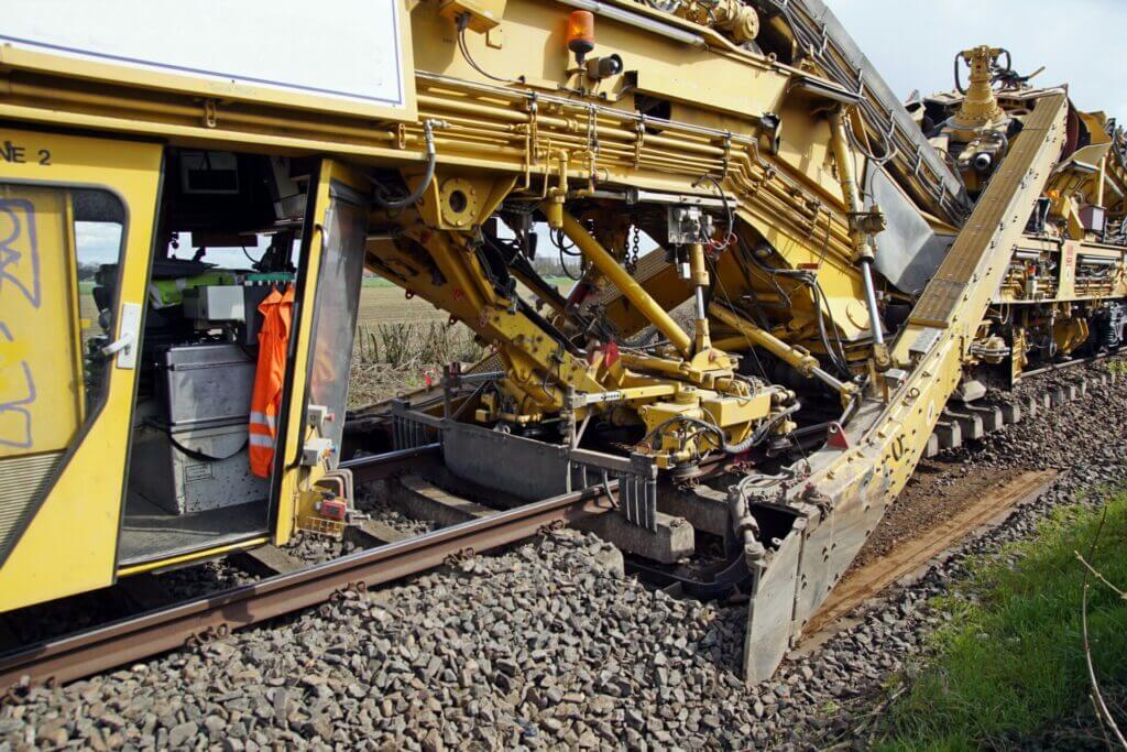 Ballast cleaning and replacement